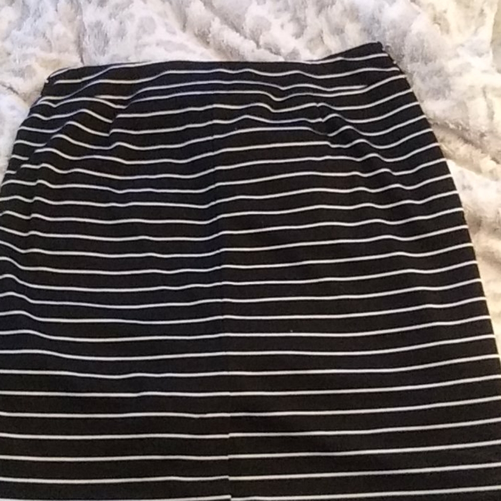 TRIBAL Black & White Asymmetrical Striped Skirt - Picture 3 of 5